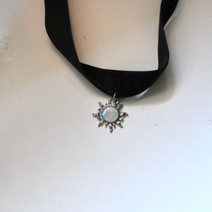 Black velvet sun choker